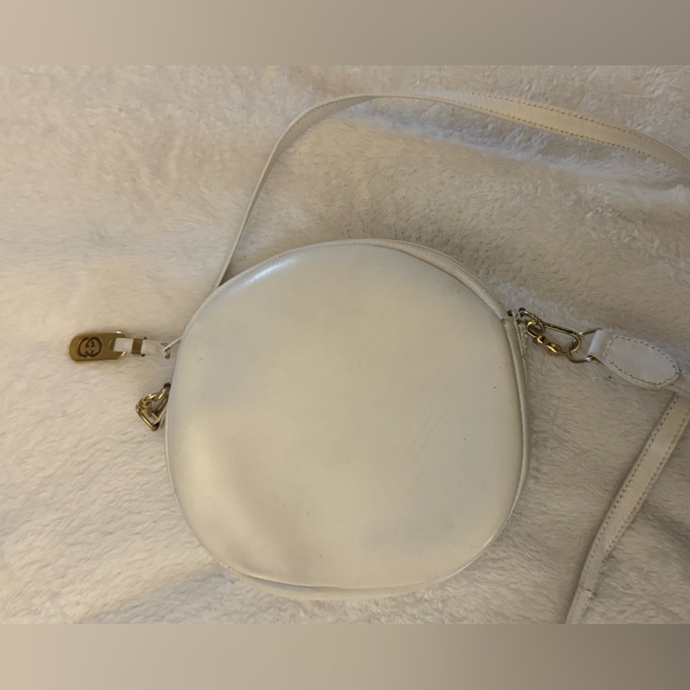Gucci Cream Leather Crossbody Bag with Gold Accents - Picture 11 of 11